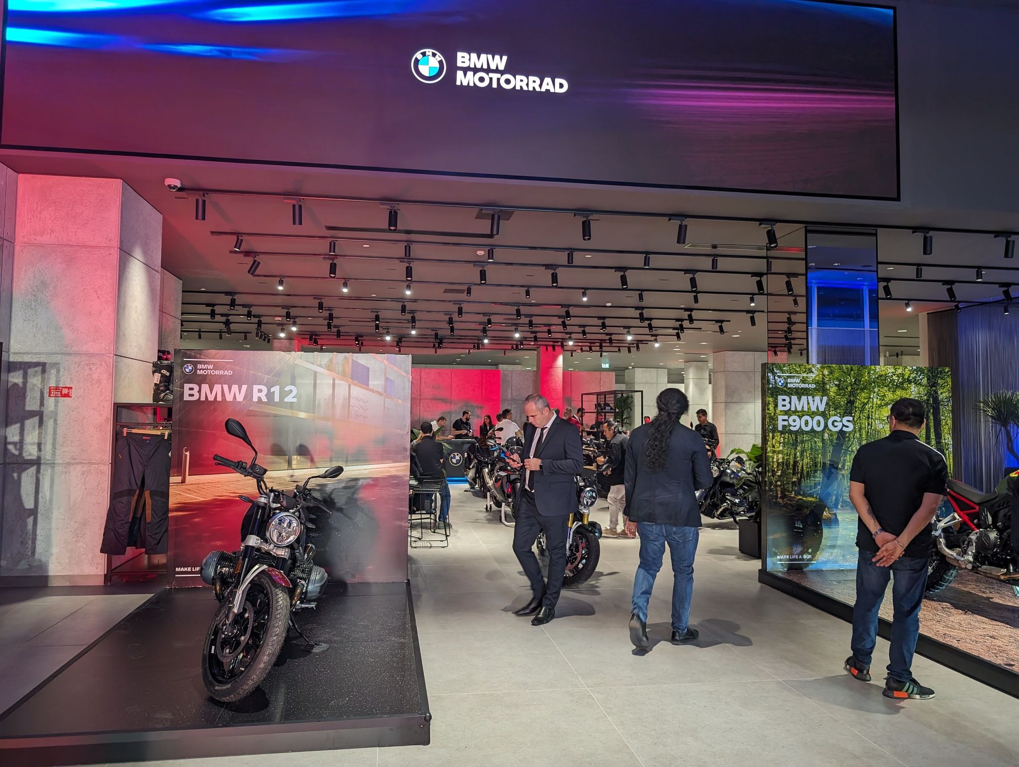 BMW Motorbikes Interactive Poster Signing – Dubai Showroom Launch 5